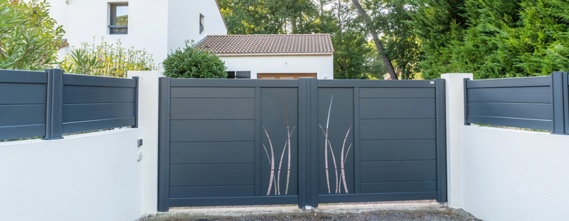 Aménagement de portail en aluminium manuel pour des particuliers proche de Fécamp 76